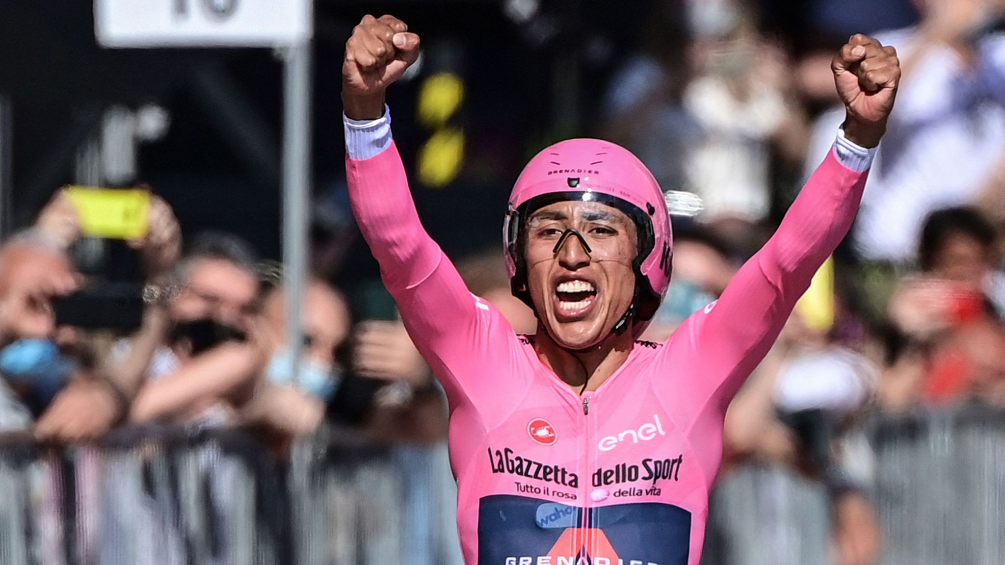“Vivimos en una pieza con mi mamá y mi papá, de casa en casa, pagando arriendo”, Egan Bernal