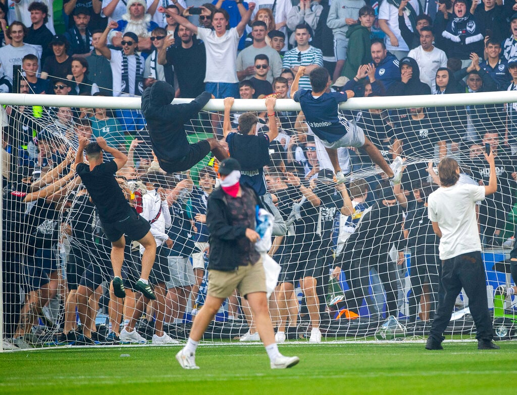 Melbourne Victory Is Slapped With Record Sanctions For A Disgusting Pitch Invasion