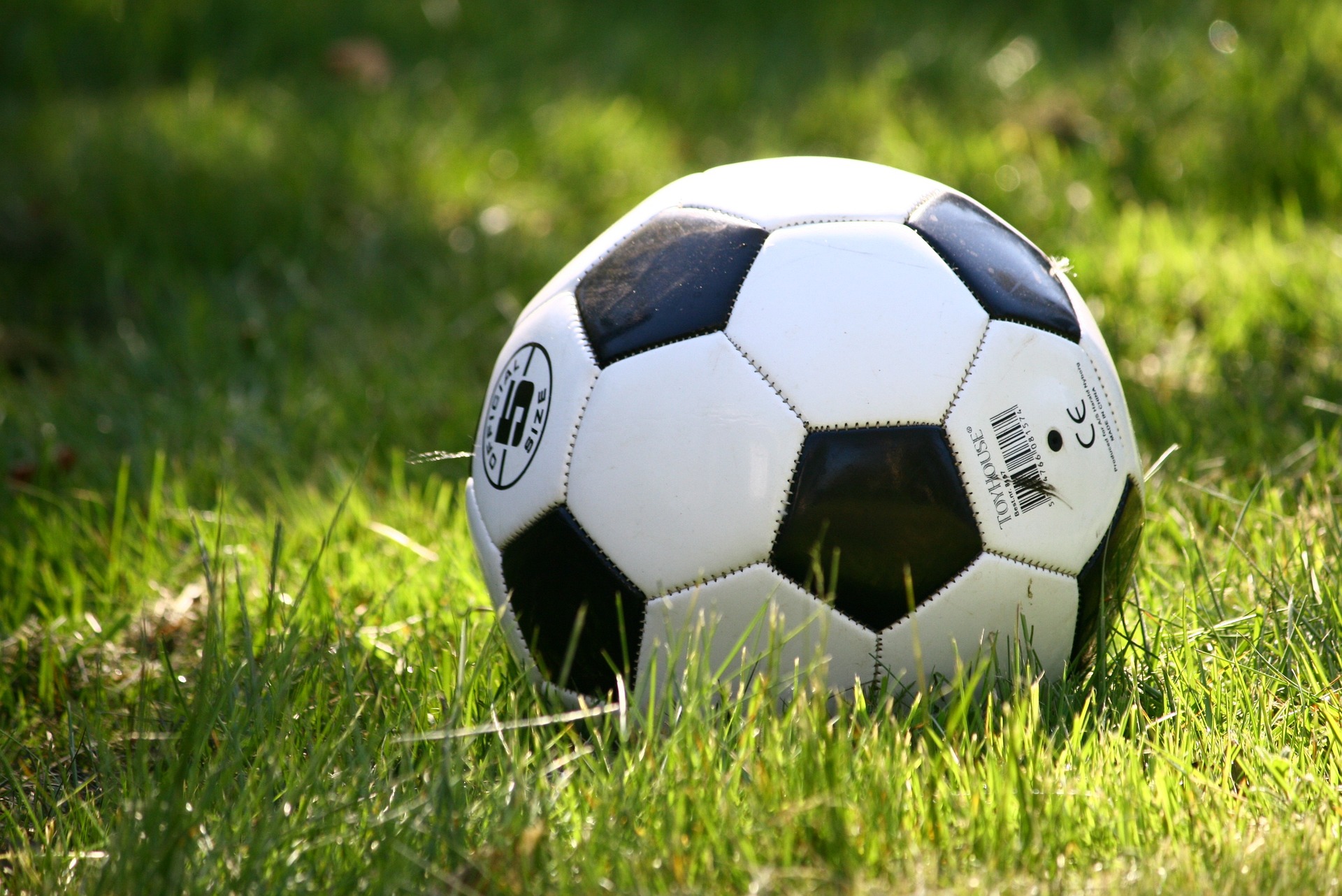 Score Big With Smart Football Betting Strategies