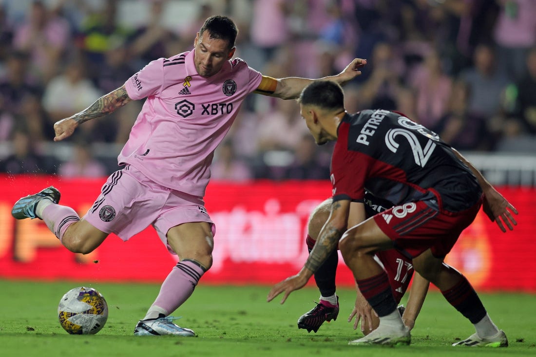 Lionel Messi Exits With Apparent Injury During Inter Miami Match
